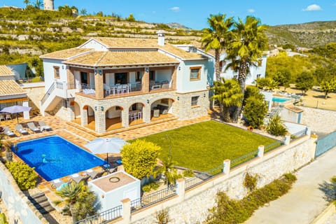 Property building, Spring, Day, Natural landscape, Bird's eye view, Mountain view, Pool view, Swimming pool, sunbed