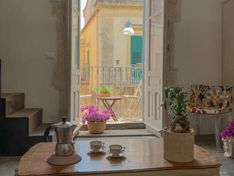 Balcony/Terrace, Living room