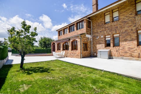 Garden, Balcony/Terrace