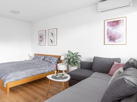 Bed, Decorative detail, Bedroom