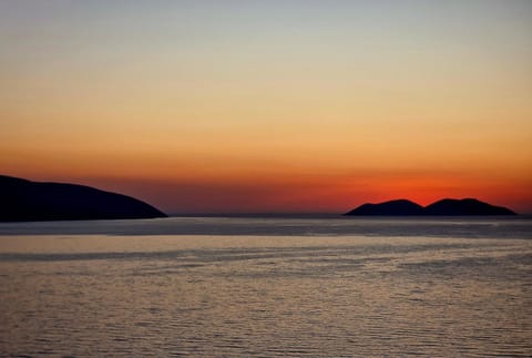 Natural landscape, Mountain view, Sea view, Sunrise, Sunset