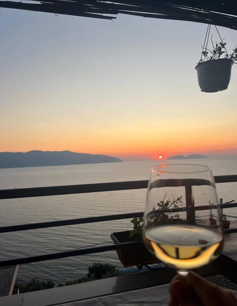 Day, Natural landscape, View (from property/room), Balcony/Terrace, Food and drinks, Lake view, Mountain view, Sea view, Drinks, Alcoholic drinks, Sunrise, Sunset