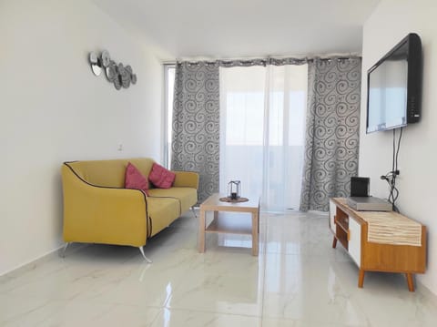 Communal lounge/ TV room, Living room, Seating area