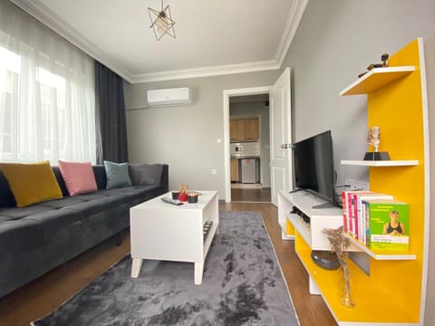 Communal lounge/ TV room, Living room, Seating area