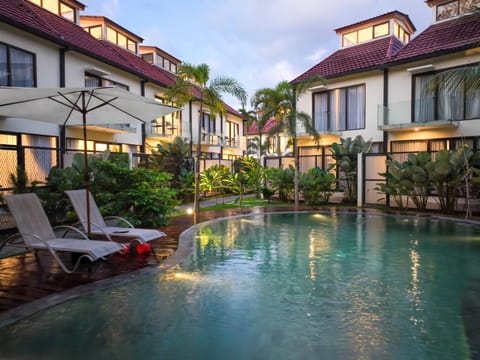 Property building, Swimming pool