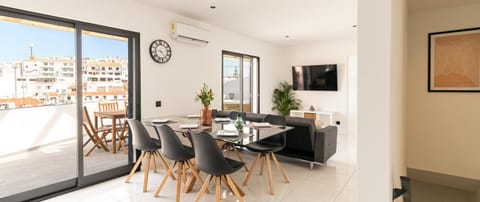 Living room, Dining area