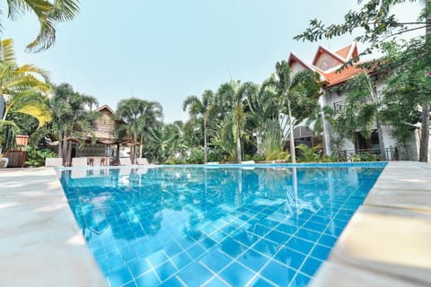 Swimming pool, Swimming pool