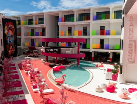 Property building, Restaurant/places to eat, Day, Pool view, Swimming pool, sunbed