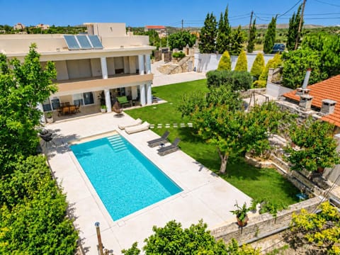 Property building, Natural landscape, Garden, Garden view, Pool view, Swimming pool, sunbed