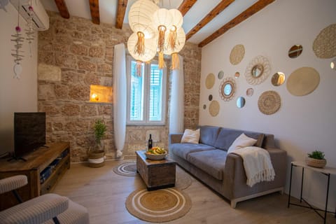 TV and multimedia, Seating area