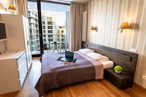 Bed, TV and multimedia, Photo of the whole room, Bedroom, wardrobe