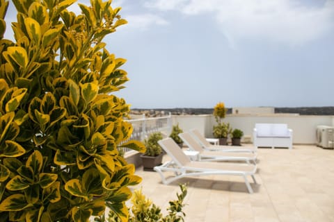 Balcony/Terrace, sunbed, Internal: Not applicable to any particular room