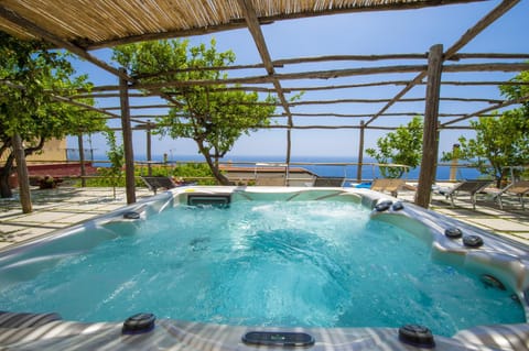 Hot Tub, Swimming pool