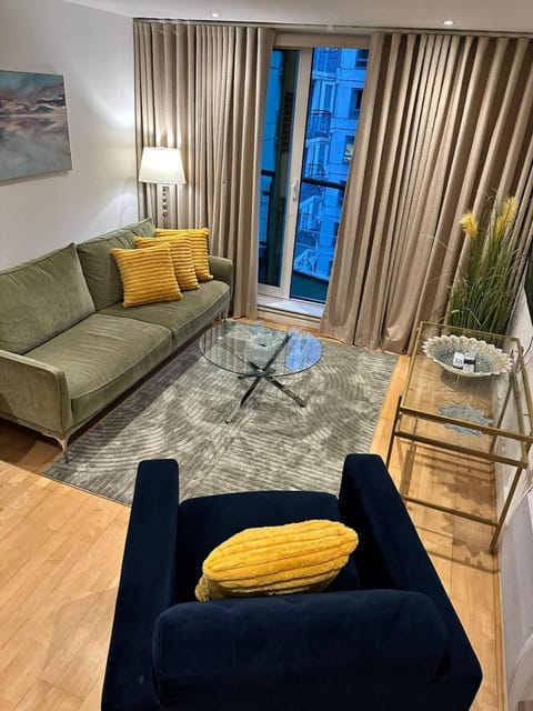 TV and multimedia, Balcony/Terrace, Living room