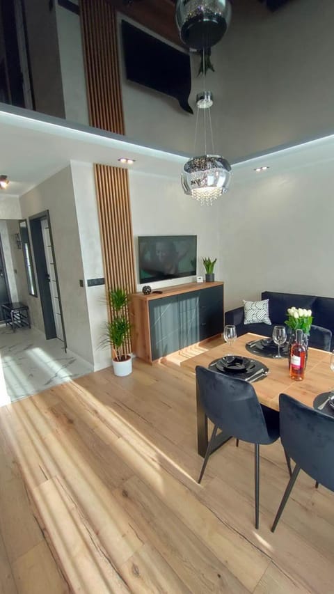 Communal lounge/ TV room, Dining area