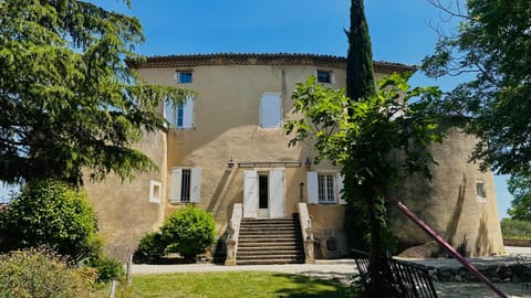Peaceful retreat in Drome Provencale Castel Apartment in Provence-Alpes-Côte d'Azur