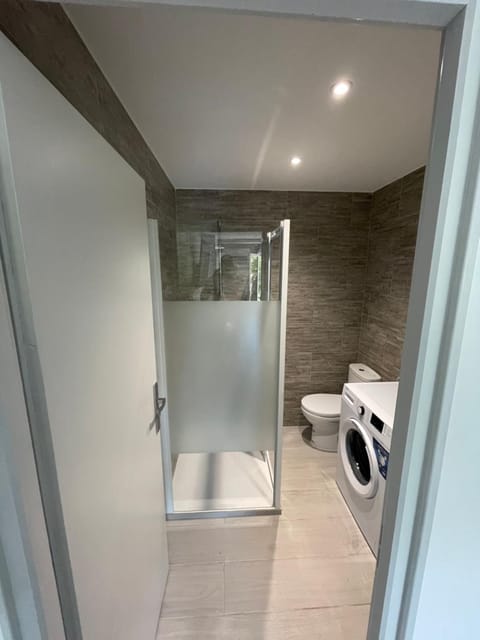 Studio en bas de villa avec piscine proche bord de mer Apartment in Cagnes-sur-Mer