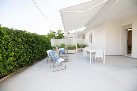 Property building, Patio, Garden, View (from property/room), Garden view