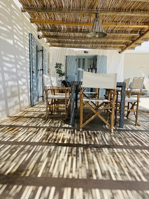 VILLA THEIA - SELENE , appartement de charme pour 4 à 6 personnes prés de la plage et du village de Koufonissi Apartment in Koufonisia