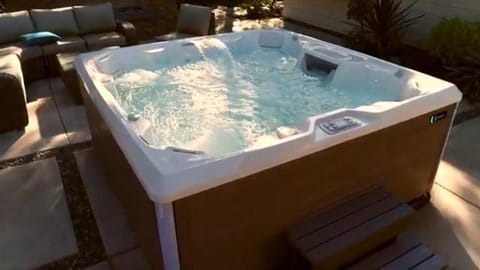 Hot Tub, Open Air Bath