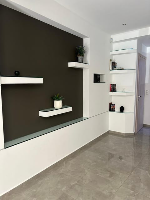 Ivory Style Maisonette near Downtown Villa in Heraklion