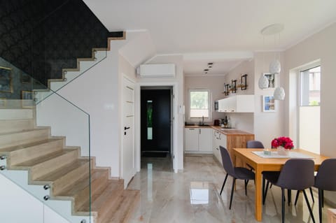 AROMA DĘBKI Całoroczny prywatny dom na zamkniętym osiedlu. House in Pomeranian Voivodeship