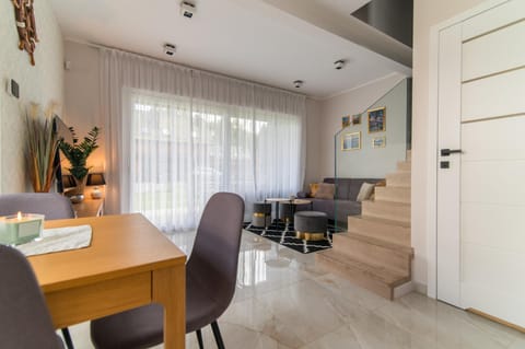 AROMA DĘBKI Całoroczny prywatny dom na zamkniętym osiedlu. House in Pomeranian Voivodeship