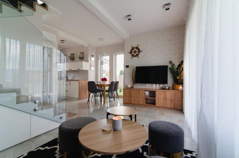 AROMA DĘBKI Całoroczny prywatny dom na zamkniętym osiedlu. House in Pomeranian Voivodeship