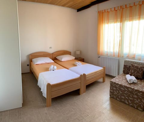 Bed, Other, Photo of the whole room, Bedroom