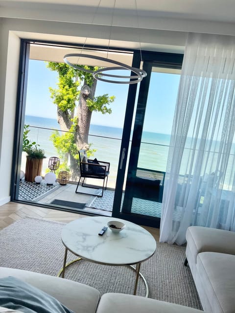 Apartament Golden View Rewal Klifowa 5 Przy plaży, Widok na morze, Basen, Sauna, Siłownia Apartment in West Pomeranian Voivodeship, Poland