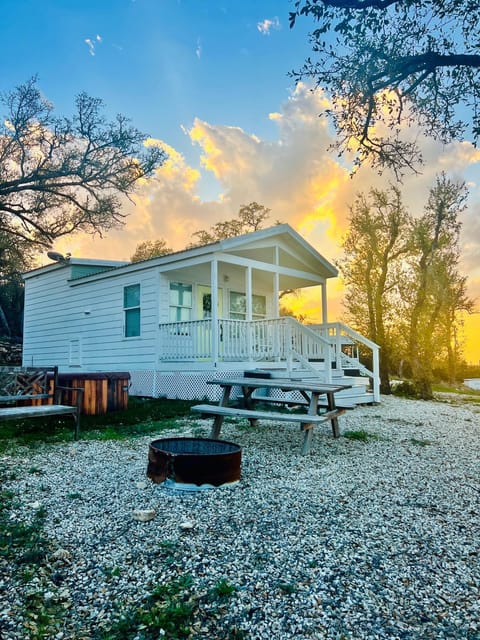 The Perch- Texas Tiny Haus with amazing views House in Spring Branch