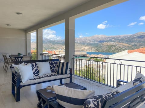 View (from property/room), Balcony/Terrace, Seating area, Dining area