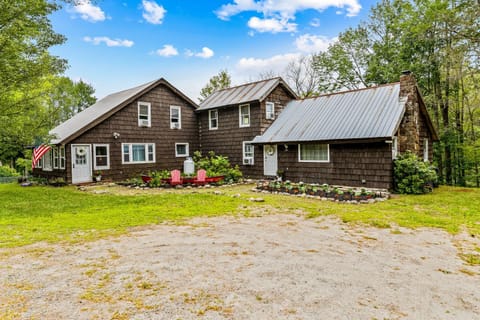 Adirondack Sugar Shack House in Bolton