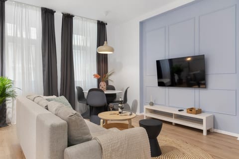 Communal lounge/ TV room, TV and multimedia, Living room, Seating area