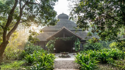 Property building, Nearby landmark, Restaurant/places to eat, Facade/entrance, Spring, Day, Natural landscape, Garden, Garden view, Landmark view, Breakfast