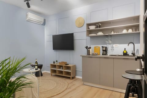 Kitchen or kitchenette, Living room