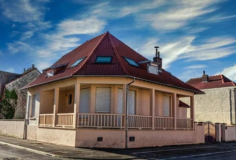 Opale Villa Appartement dans villa architecte 200m de la plage - minimum 2 nuits Apartment in Hauts-de-France