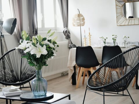 Living room, Seating area, Dining area