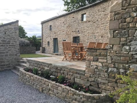 Property building, Patio, Day, Garden, Garden view