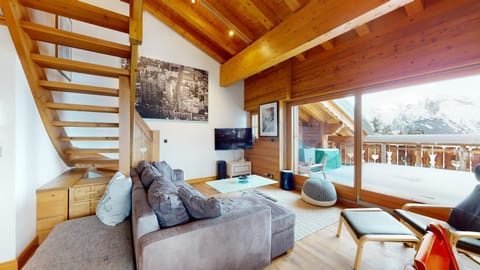 Communal lounge/ TV room, Living room