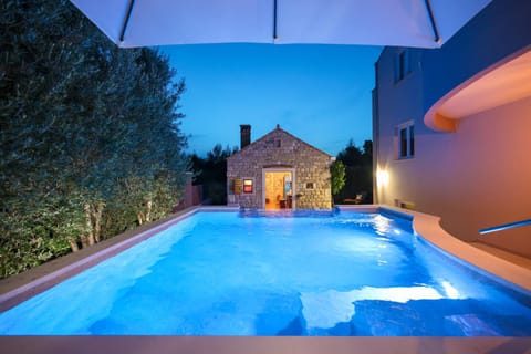 Night, Swimming pool, Swimming pool, sunbed