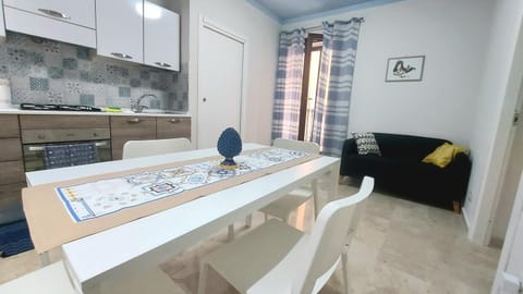 Kitchen or kitchenette, Living room, Dining area, pet friendly