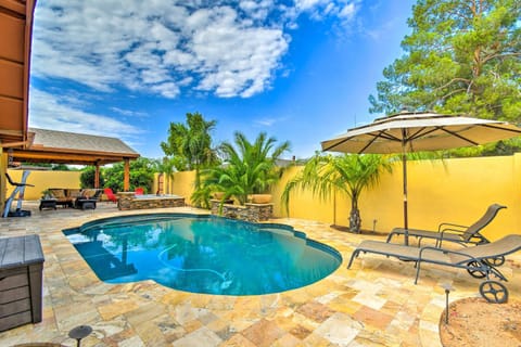 Snowbirds! Group Getaway with Hot Tub in Scottsdale House in McCormick Ranch