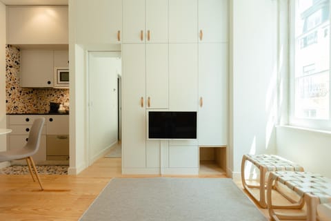 Communal lounge/ TV room, TV and multimedia, Kitchen or kitchenette, Seating area, Dining area