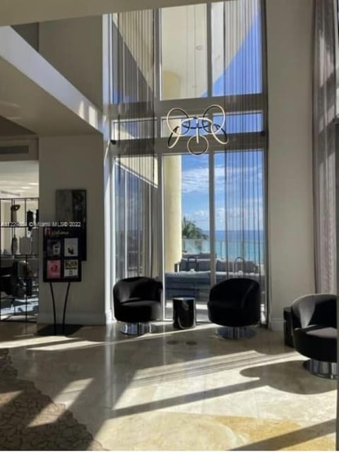Beautiful 1 bedroom condo on the beach Apartment hotel in Sunny Isles Beach