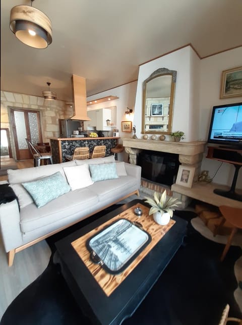 TV and multimedia, Lounge or bar, Seating area
