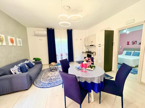 Living room, Photo of the whole room, Seating area, Dining area