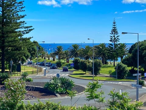 Nearby landmark, Sea view, Location
