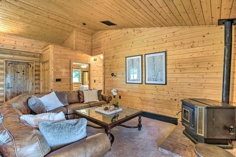 Clifton Retreat with Breathtaking Mt Backdrop! House in Colorado