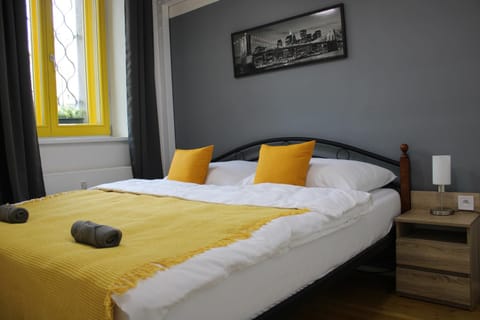 Bed, Bedroom